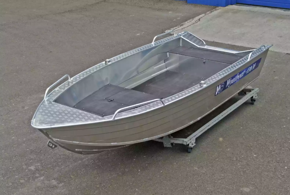 Алюминиевая лодка  Wyatboat-430М FISH в Октябрьском