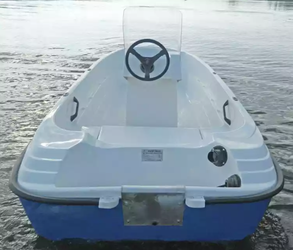 Стеклопластиковая лодка Пингвин с консолью (тримаран) в Октябрьском