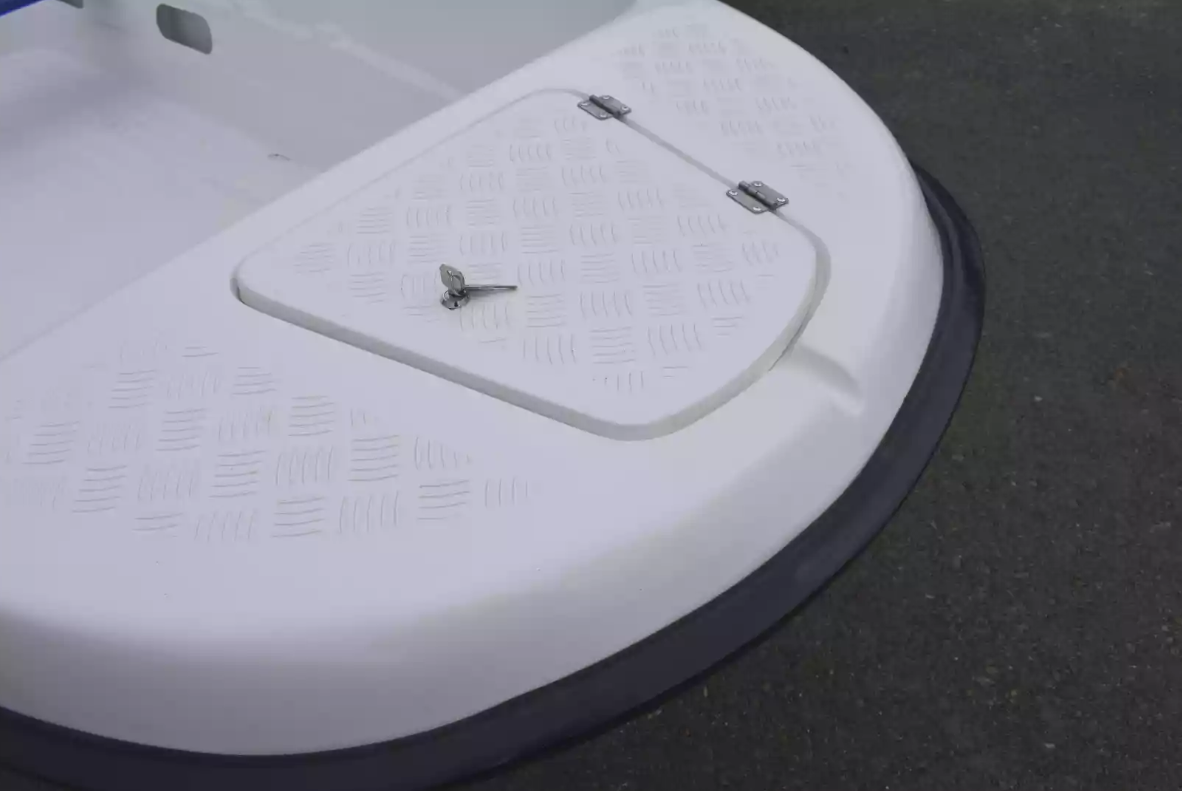 Стеклопластиковая лодка Пингвин New (тримаран) в Октябрьском