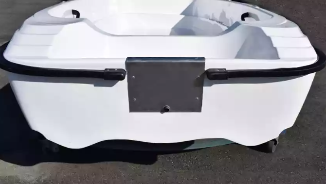 Стеклопластиковая лодка Пингвин (тримаран) в Октябрьском