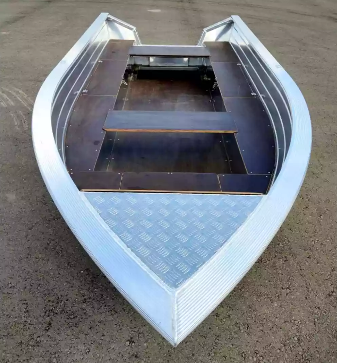 Алюминиевая лодка Неман-400 в Октябрьском