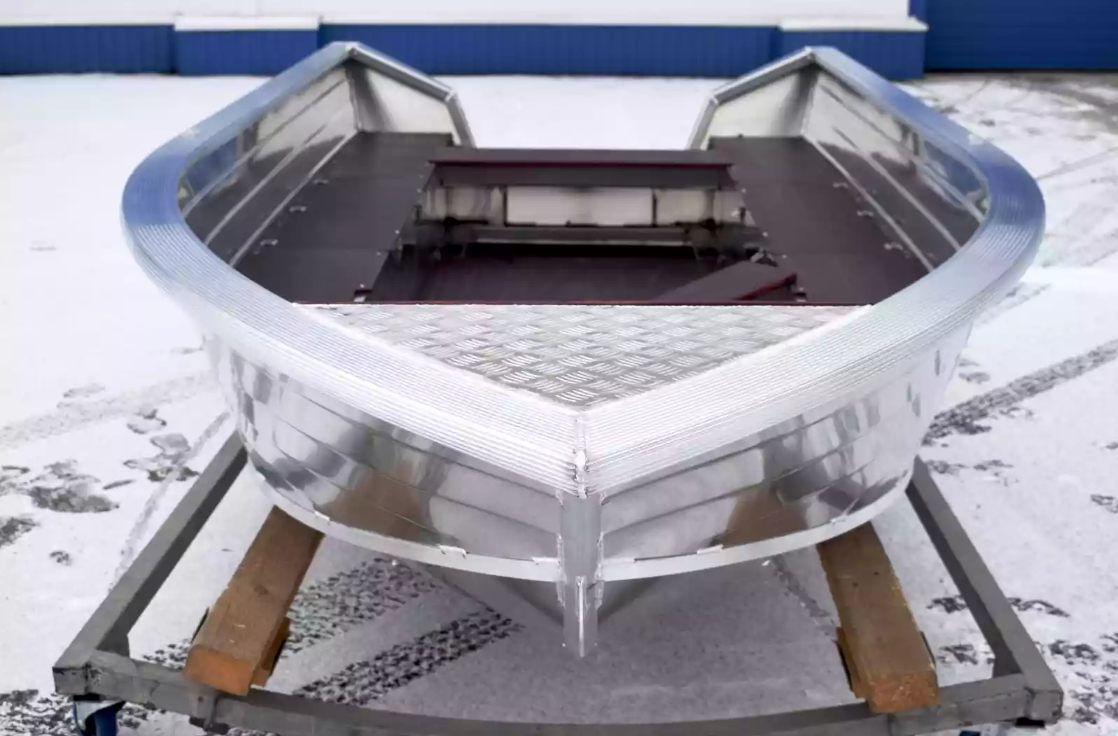 Алюминиевая лодка Неман-400 в Октябрьском