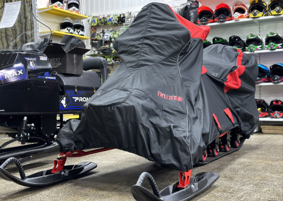 Чехол транспорт. снегохода IKUDZO HUNTER черно-красный Оксфорд ПРЕМИУМ качества с лого IKUDZO в Октябрьском