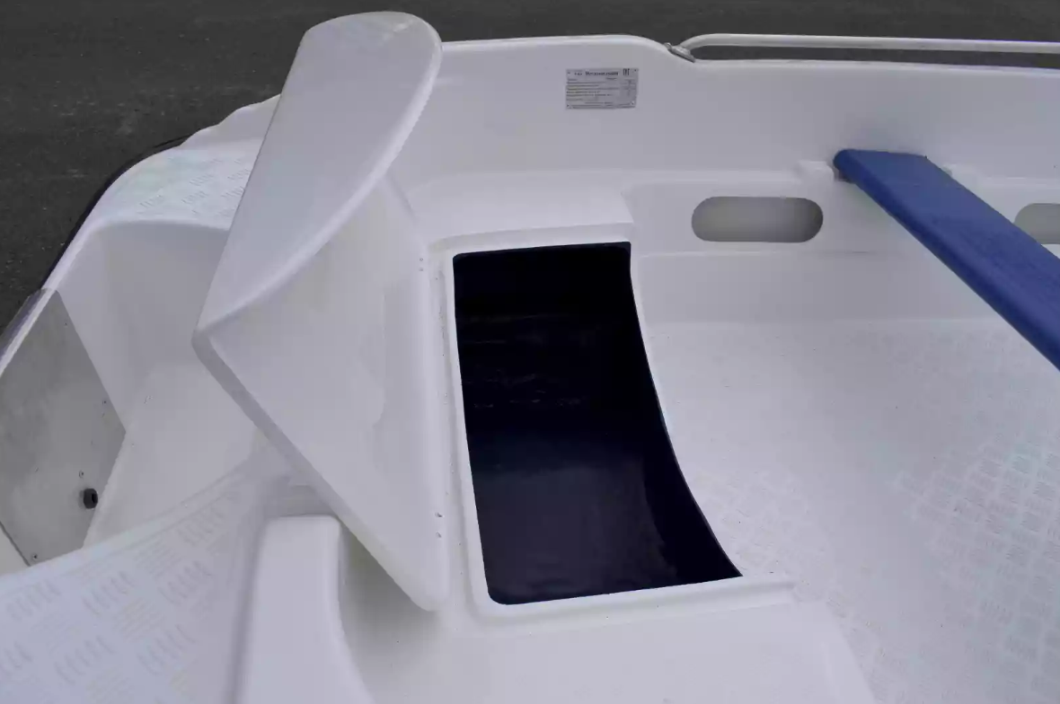 Стеклопластиковая лодка Пингвин New (тримаран) в Октябрьском