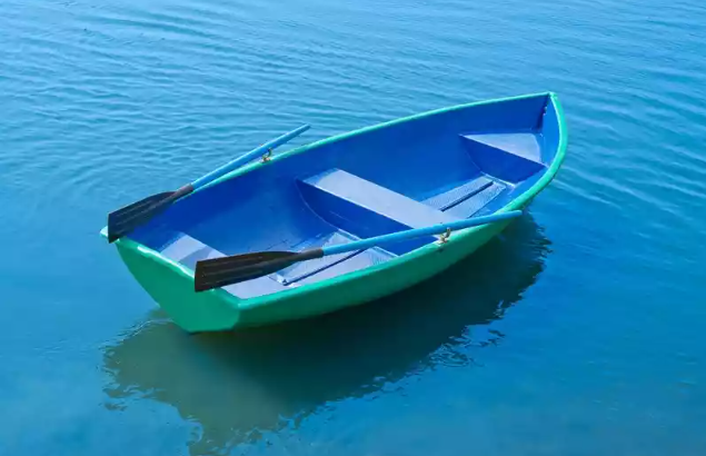 Стеклопластиковая лодка Дельфин в Октябрьском