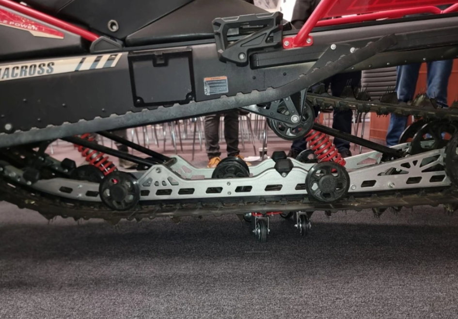 Снегоход AODES Siberiacross 1000 SWT 600mm LCD 6.8 в Октябрьском