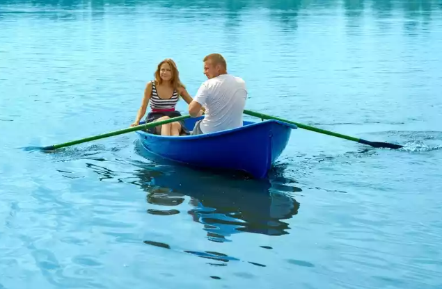 Стеклопластиковая лодка Дельфин в Октябрьском