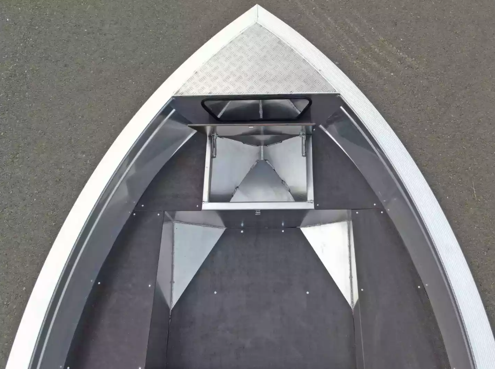 Алюминиевая лодка  Неман-420 в Октябрьском