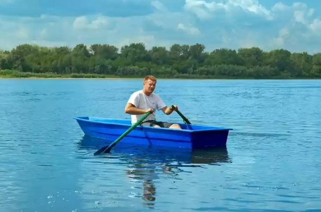 Стеклопластиковая лодка Малютка в Октябрьском
