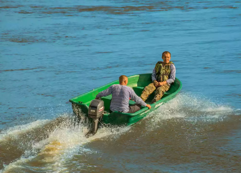 Стеклопластиковая лодка Neman-340 (тримаран) в Октябрьском