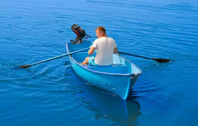 Стеклопластиковая лодка Омуль в Октябрьском