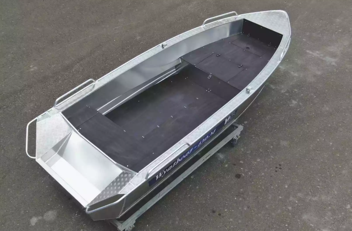 Алюминиевая лодка  Wyatboat-430М FISH в Октябрьском