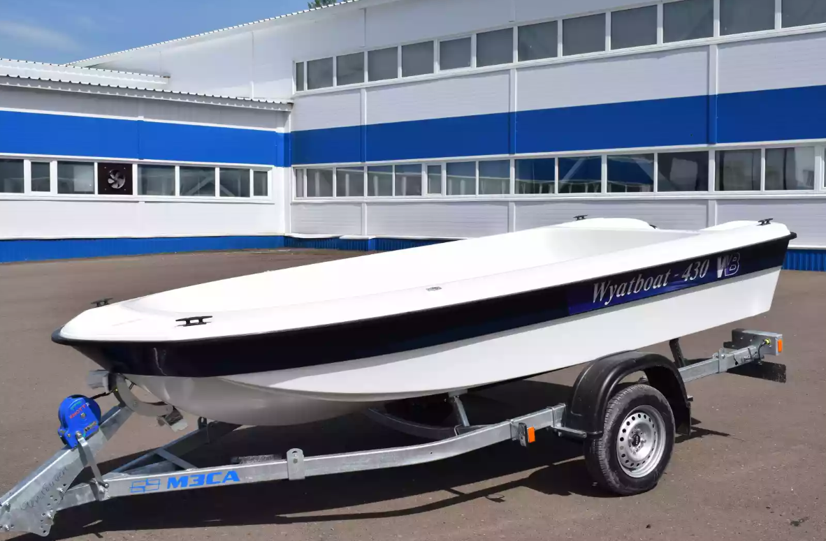 Стеклопластиковая лодка Wyatboat 430 тримаран в Октябрьском