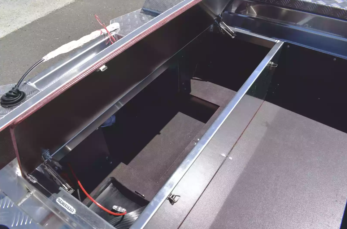 Алюминиевая лодка Wyatboat-390 DCM в Октябрьском