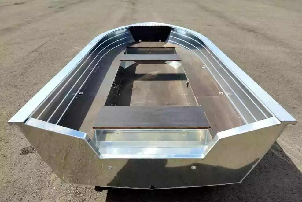 Алюминиевая лодка Неман-400 в Октябрьском