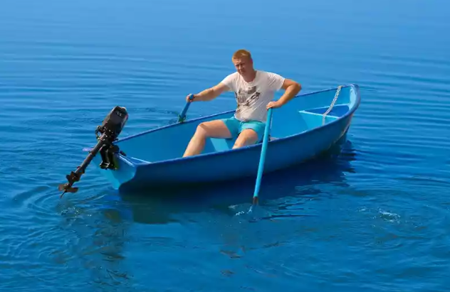 Стеклопластиковая лодка Омуль в Октябрьском