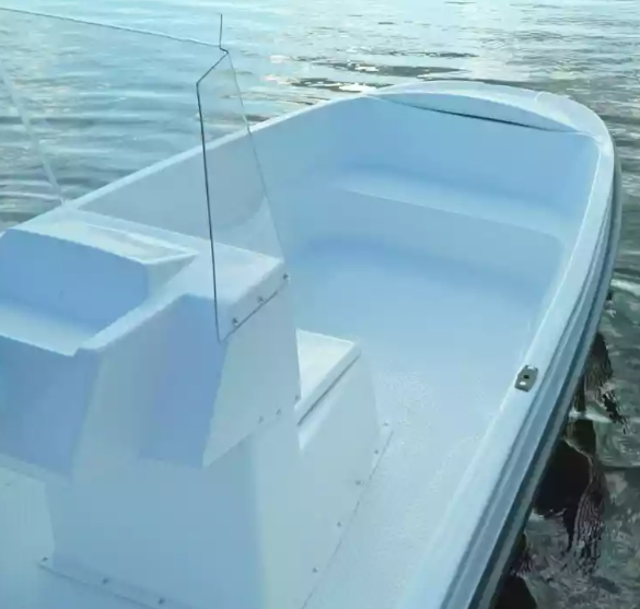 Стеклопластиковая лодка Пингвин с консолью (тримаран) в Октябрьском