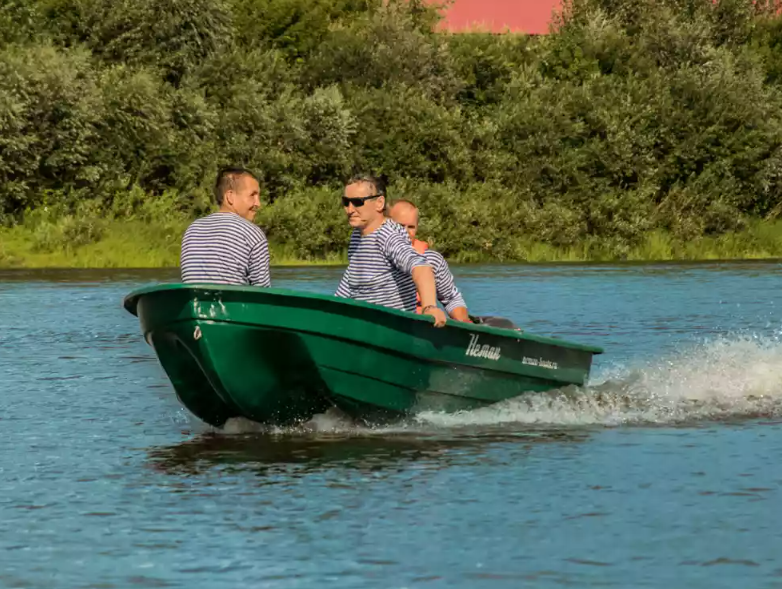 Стеклопластиковая лодка Neman-340 (тримаран) в Октябрьском