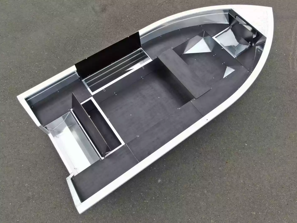 Алюминиевая лодка  Неман-420 в Октябрьском