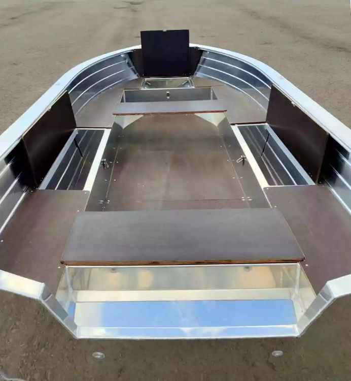 Алюминиевая лодка Неман-400 в Октябрьском