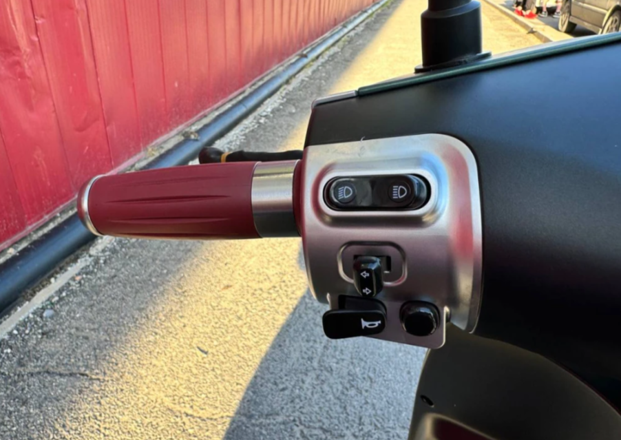 Скутер PROMAX Miami 240 (49) в Октябрьском