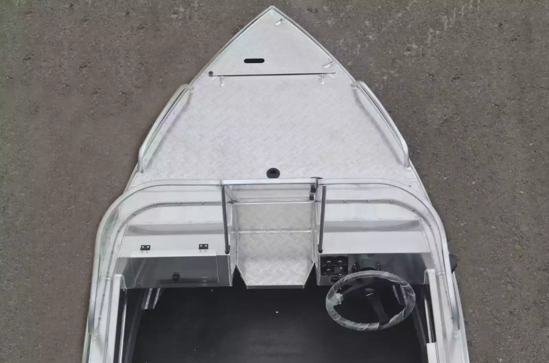 Алюминиевая лодка  Neman-400 PRO в Октябрьском