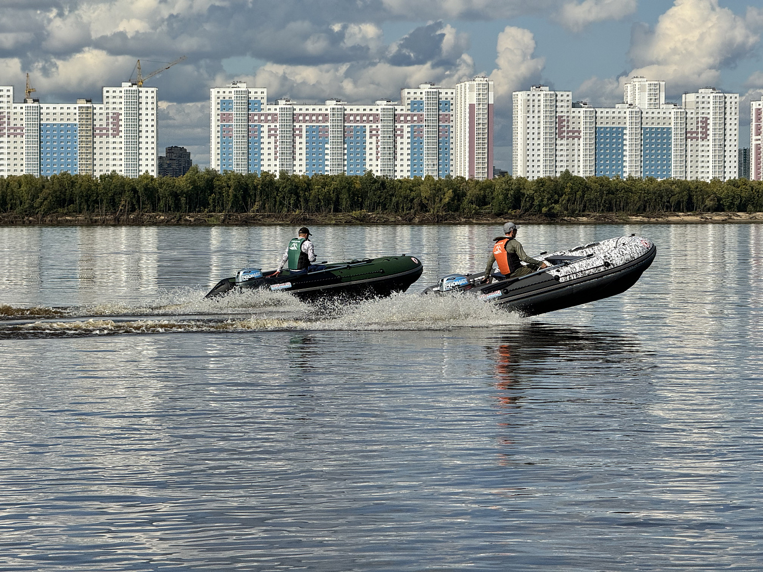 Лодка MISHIMO BIG FLOOR 440 в Октябрьском