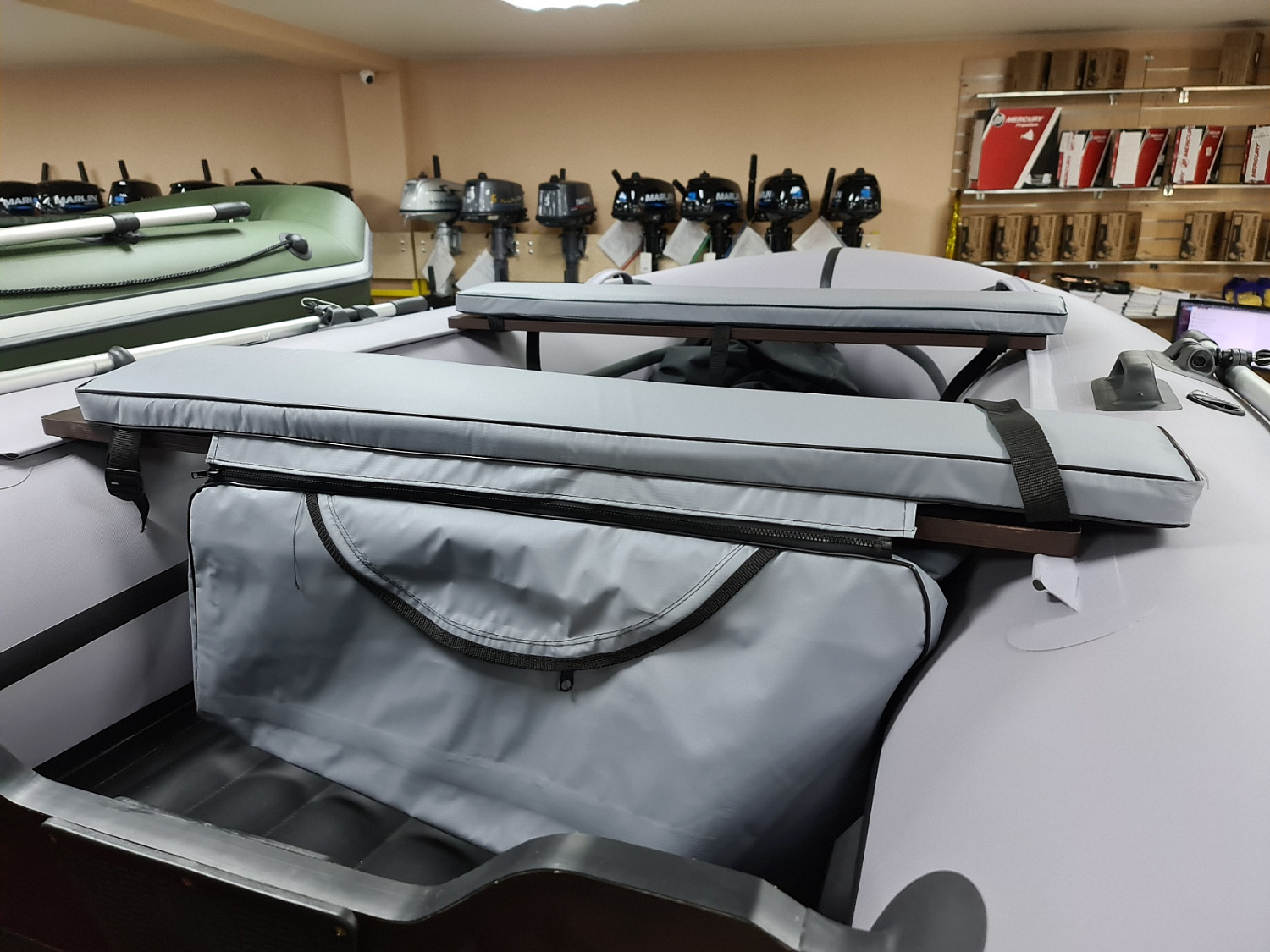 КОМПЛЕКТ МЯГКИХ НАКЛАДОК С СУМКОЙ ДЛЯ ЛОДОК 90Х20 СЕРЫЙ в Октябрьском