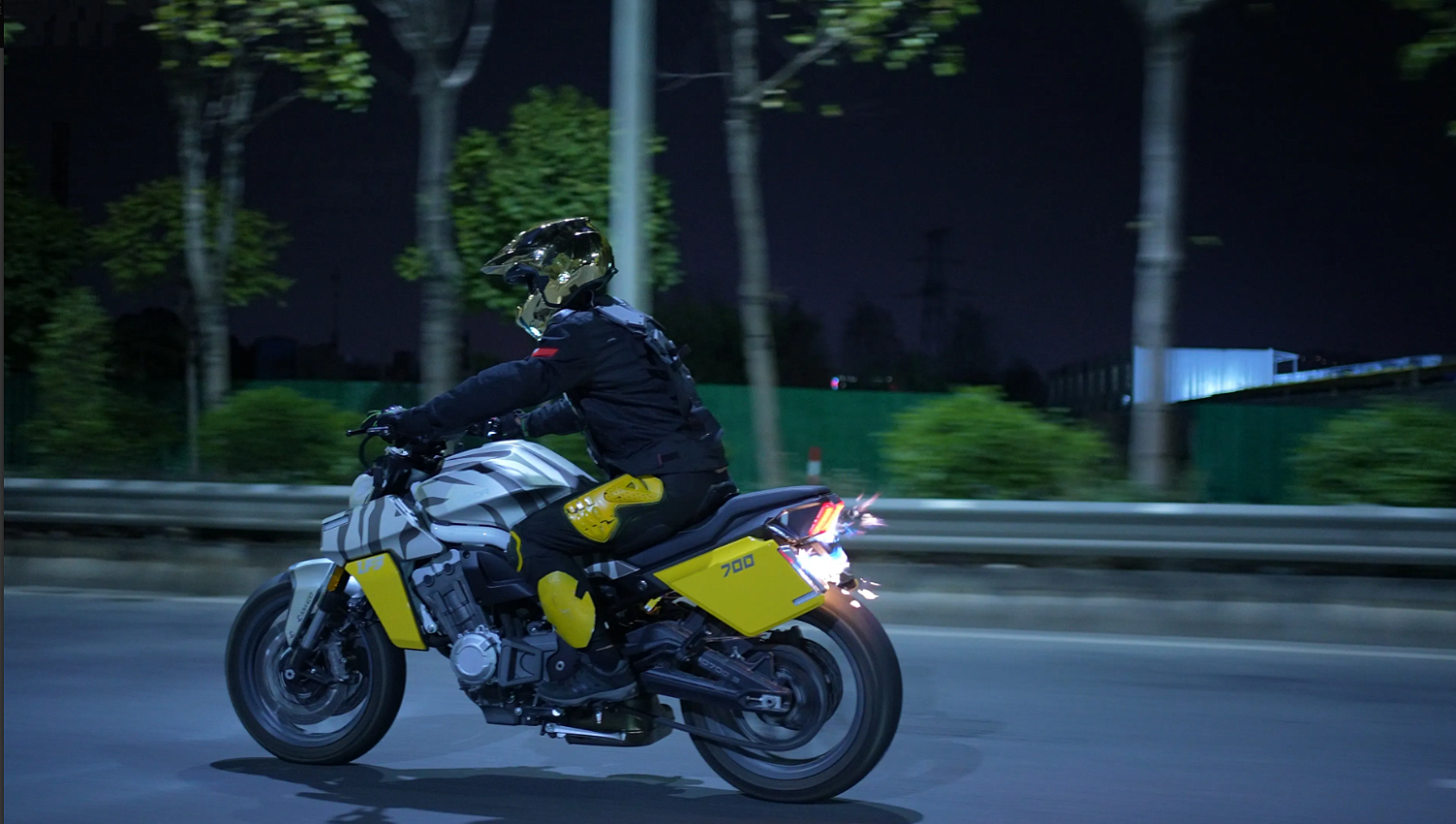 Мотоцикл Benda LFS 700 в Октябрьском